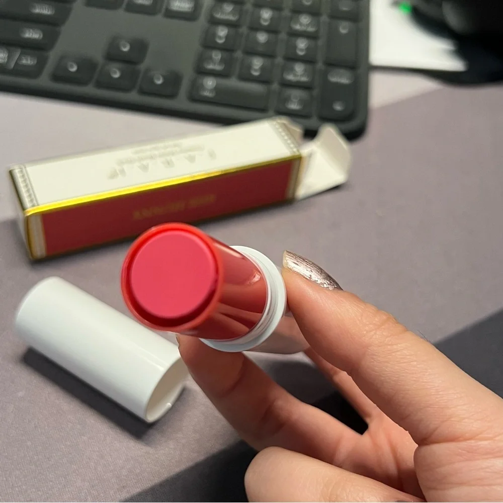 F.A.R.A.H ~ Creamy Malai Blush Stick ~ She Hunny (pinky peach)